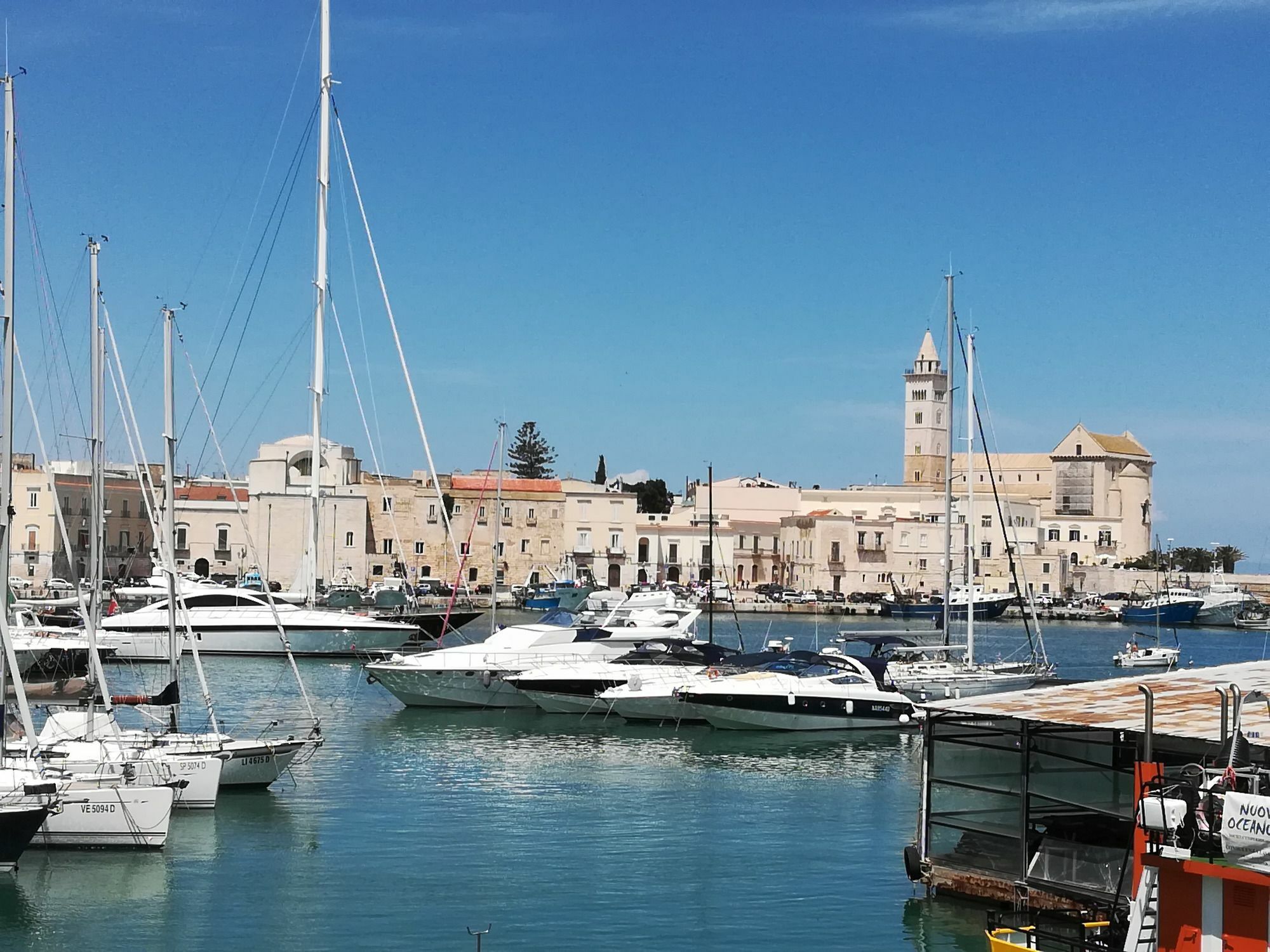 Ad Home Trani Exterior photo